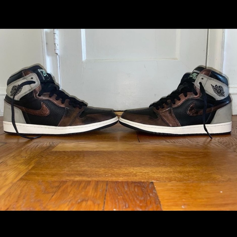 Air Jordan 1 Retro High OG Black/Light Army/Sail/Fresh Mint